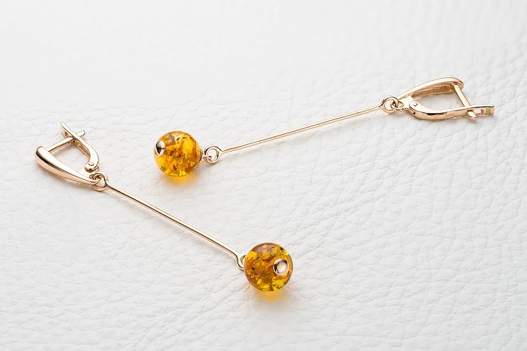 Серьги из красного золота с янтарём