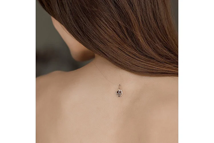 Подвеска Лев из красного золота с гранатом