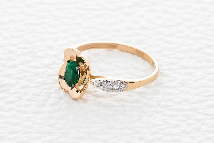 Кольцо Цветок из красного золота с изумрудом и 20 бриллиантами
