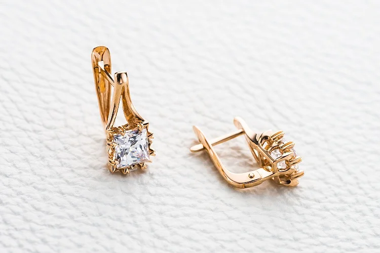 Серьги из красного золота с 2 кристаллами swarovski