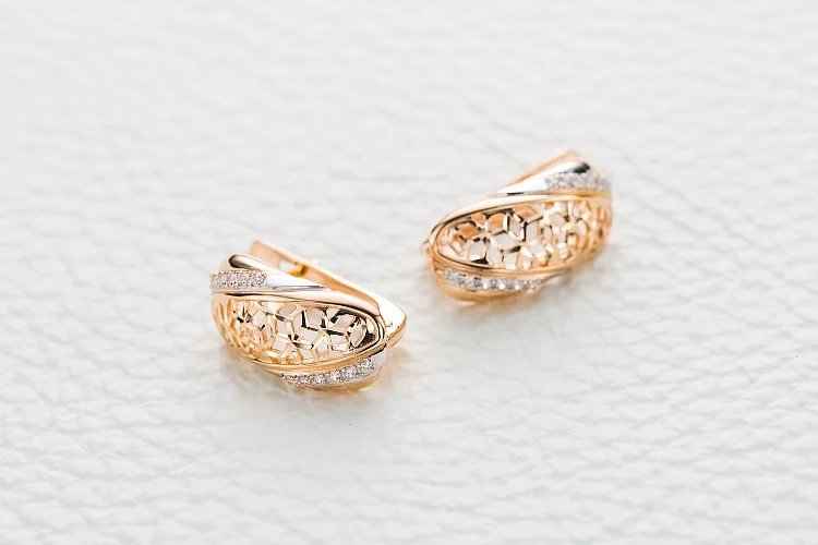 Серьги из красного золота с 24 фианитами