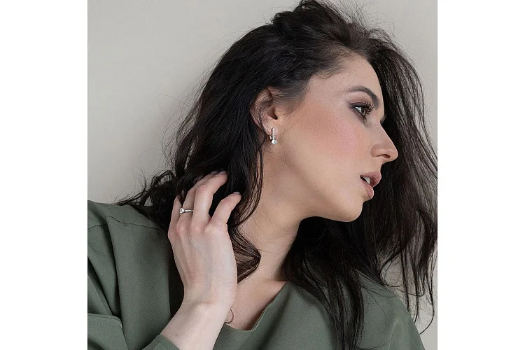 Серьги из белого золота с 46 фианитами