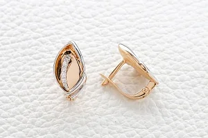 Серьги из красного золота с 12 бриллиантами