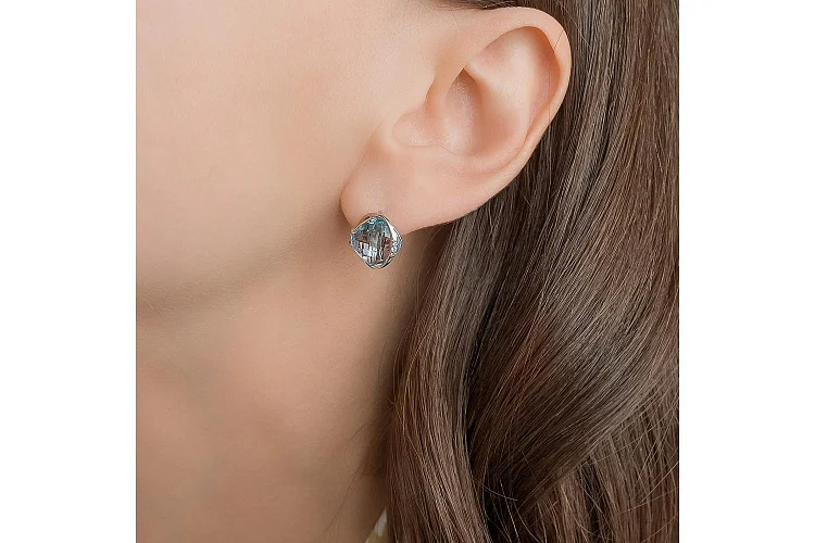 Серьги из белого золота с 2 топазами sky и 6 фианитами