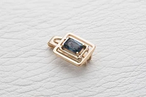 Подвеска Прямоугольник из красного золота с топазом лондон
