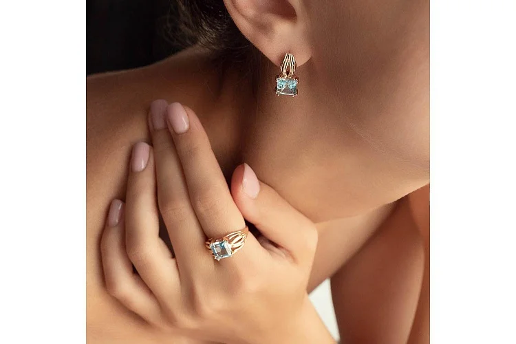 Серьги из красного золота с 2 топазами sky