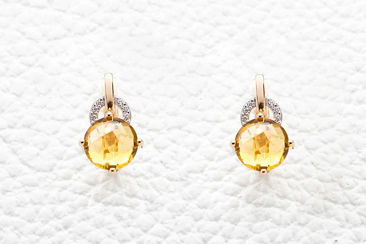 Серьги из красного золота с 18 цитринами
