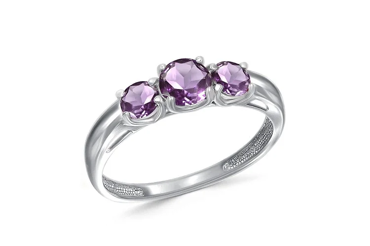 Кольцо из белого золота с 3 аметистами