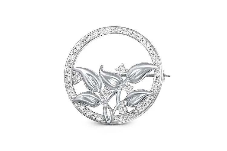 Брошь Цветок из белого золота с 49 фианитами