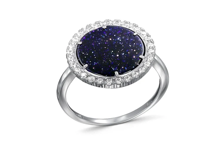 Кольцо из белого золота с авантюрином и 28 фианитами