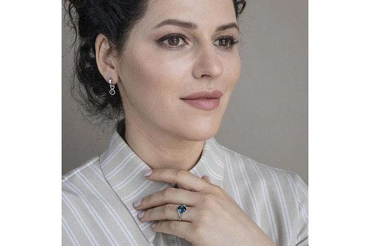 Кольцо из белого золота с кварцем