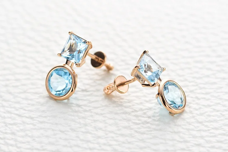 Серьги-пусеты из красного золота с 4 топазами sky