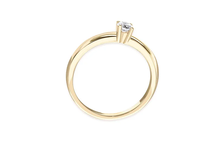 Кольцо из жёлтого золота с муассанитом