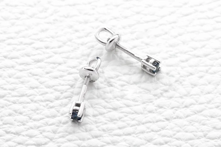 Серьги-пусеты из белого золота с 2 сапфирами