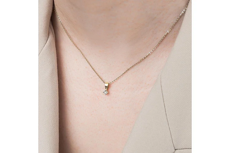 Подвеска из жёлтого золота с бриллиантом