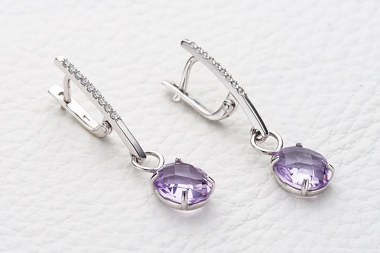 Серьги из белого золота с 2 аметистами и 18 фианитами