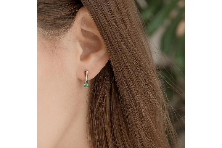 Серьги из красного золота с 2 изумрудами