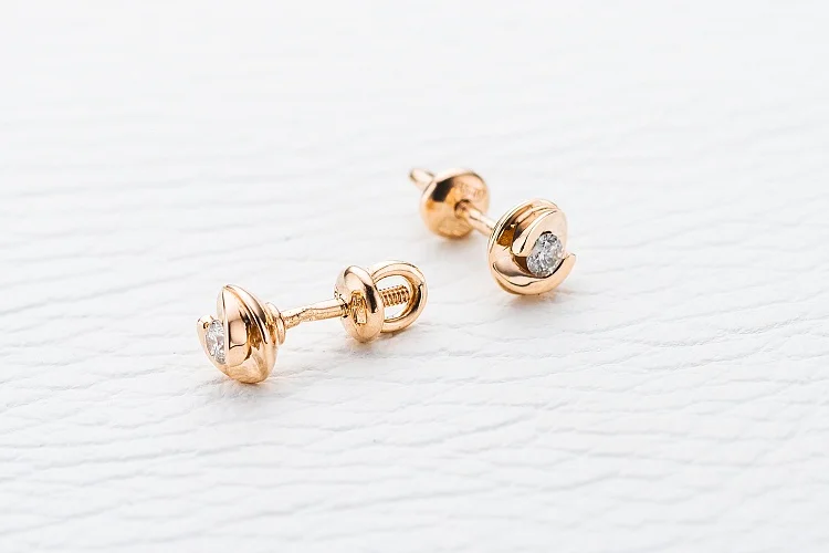 Серьги-пусеты из красного золота с 2 бриллиантами