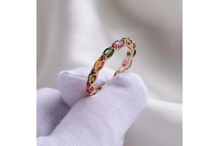 Кольцо Дорожка из красного золота с 14 турмалинами