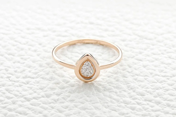 Кольцо из красного золота с 8 бриллиантами