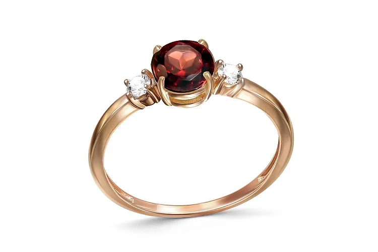 Кольцо из красного золота с гранатом и 2 фианитами