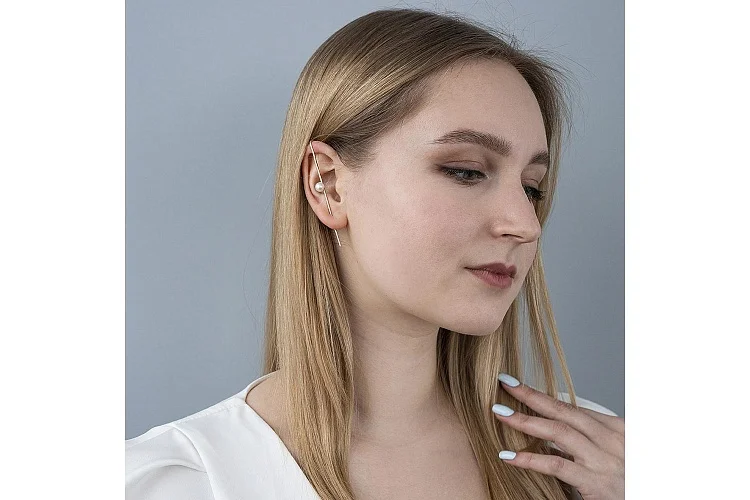 Серьга из красного золота с жемчугом