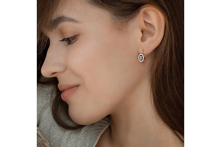 Серьги из красного золота с 2 гранатами и 36 фианитами