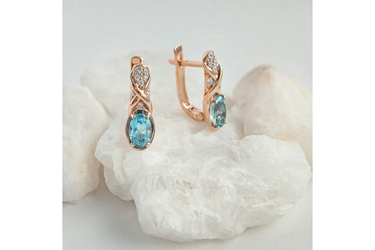 Серьги из красного золота с 2 топазами swiss и 14 фианитами