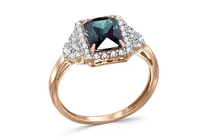 Кольцо из красного золота с александритом и 42 фианитами