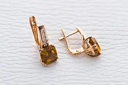 Серьги из красного золота с 2 султанитами и 8 фианитами