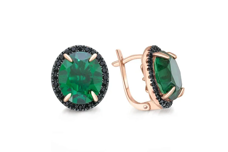 Серьги из красного золота с 2 изумрудами и 48 фианитами