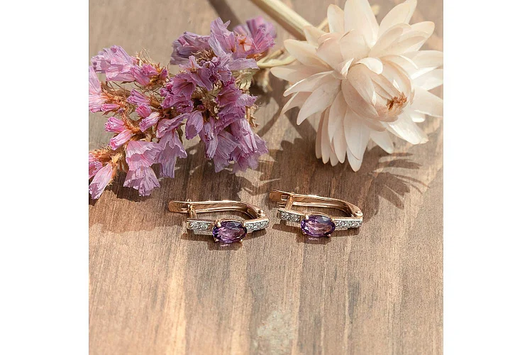 Серьги из красного золота с 2 аметистами и 10 фианитами