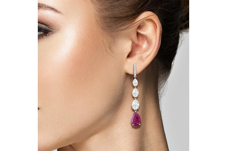 Серьги из красного золота с 8 наноситалами и 14 фианитами