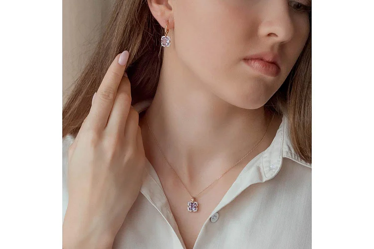 Серьги из красного золота с 2 аметистами и 40 фианитами