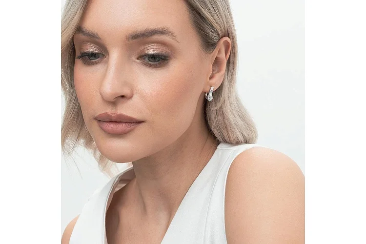 Серьги из белого золота с 26 фианитами