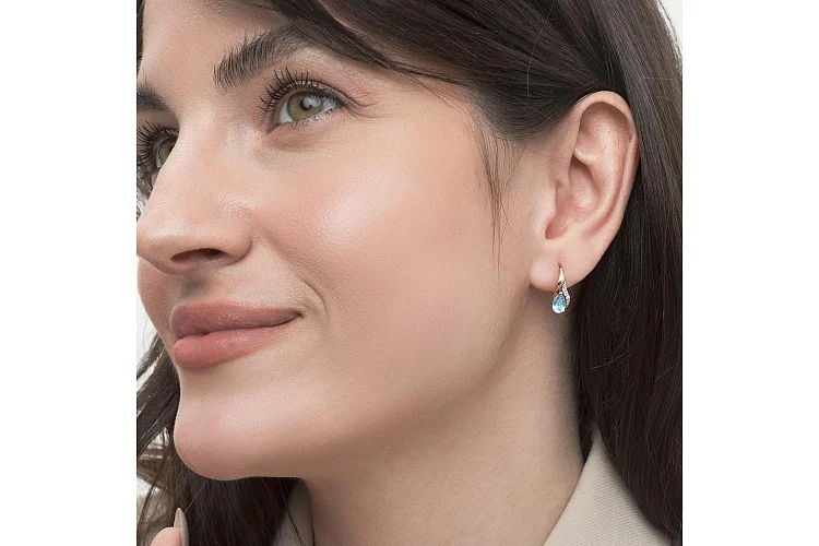 Серьги из красного золота с 2 топазами swiss и 6 фианитами