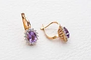 Серьги из красного золота с 2 аметистами и 28 фианитами