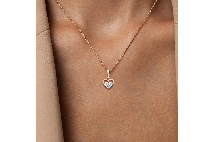 Подвеска из красного золота с 24 бриллиантами