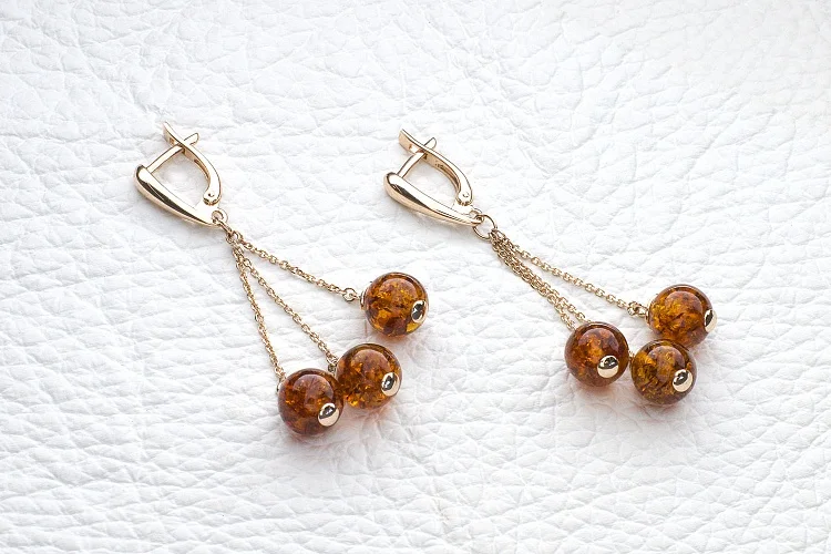 Серьги из красного золота с янтарём