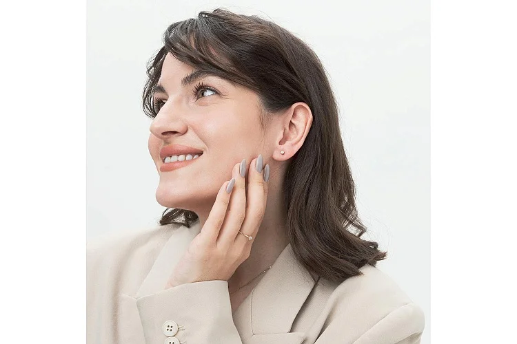 Серьги-пусеты из жёлтого золота с 2 бриллиантами