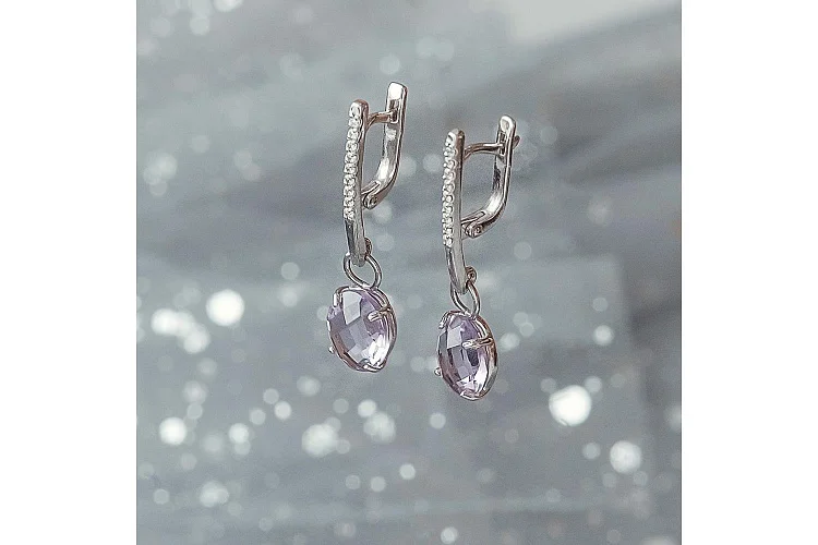 Серьги из белого золота с 2 аметистами и 18 фианитами