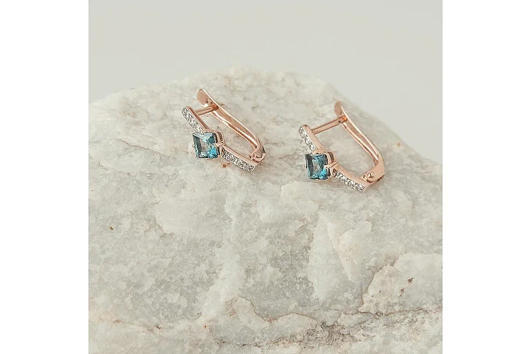 Серьги из красного золота с 2 топазами лондон и 12 фианитами