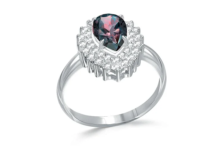 Кольцо из белого золота с александритом и 38 фианитами