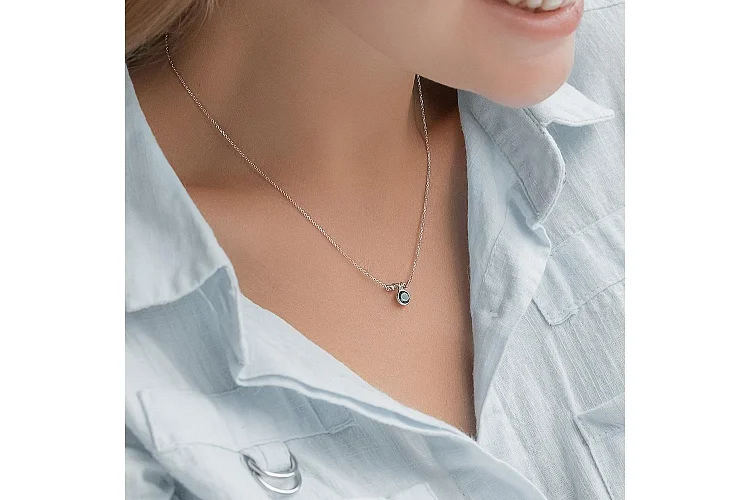 Колье из белого золота с топазом лондон