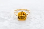 Кольцо из жёлтого золота с цитрином