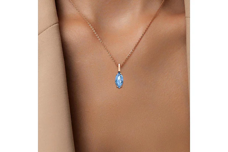 Подвеска из красного золота с топазом swiss