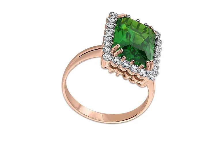 Кольцо из красного золота с наноситалом и 24 фианитами