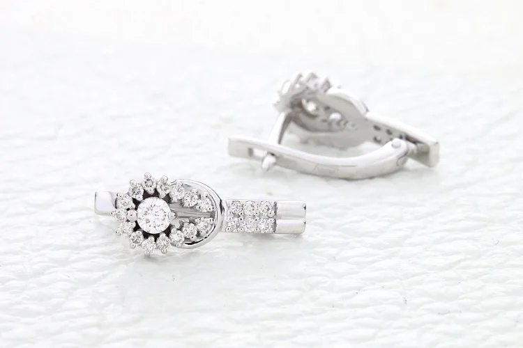 Серьги из белого золота с 44 бриллиантами