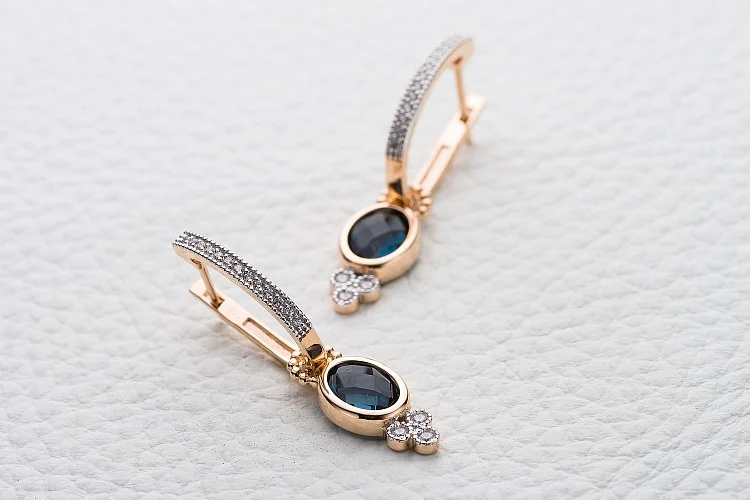 Серьги-трансформеры из красного золота с 2 топазами лондон и 32 фианитами