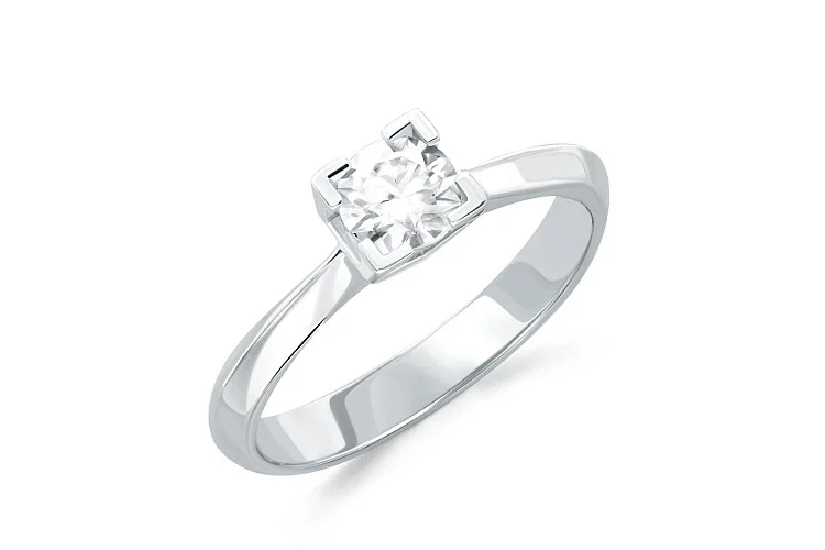 Кольцо из белого золота с бриллиантом